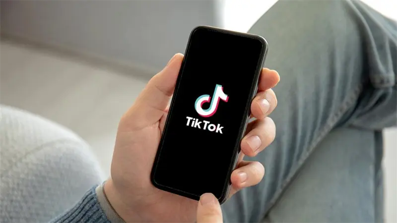 Una ONG denuncia a Tik Tok y Grindr por compartir datos sobre la sexualidad de usuarios