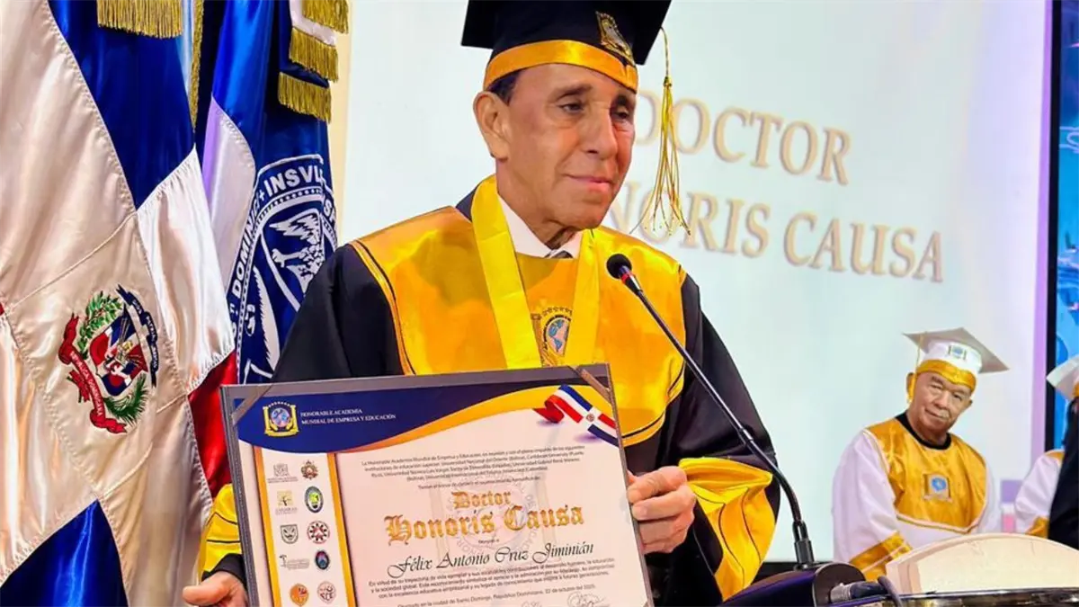 Dr. Cruz Jiminián recibe título Doctor Honoris Causa por múltiples universidades internacionales