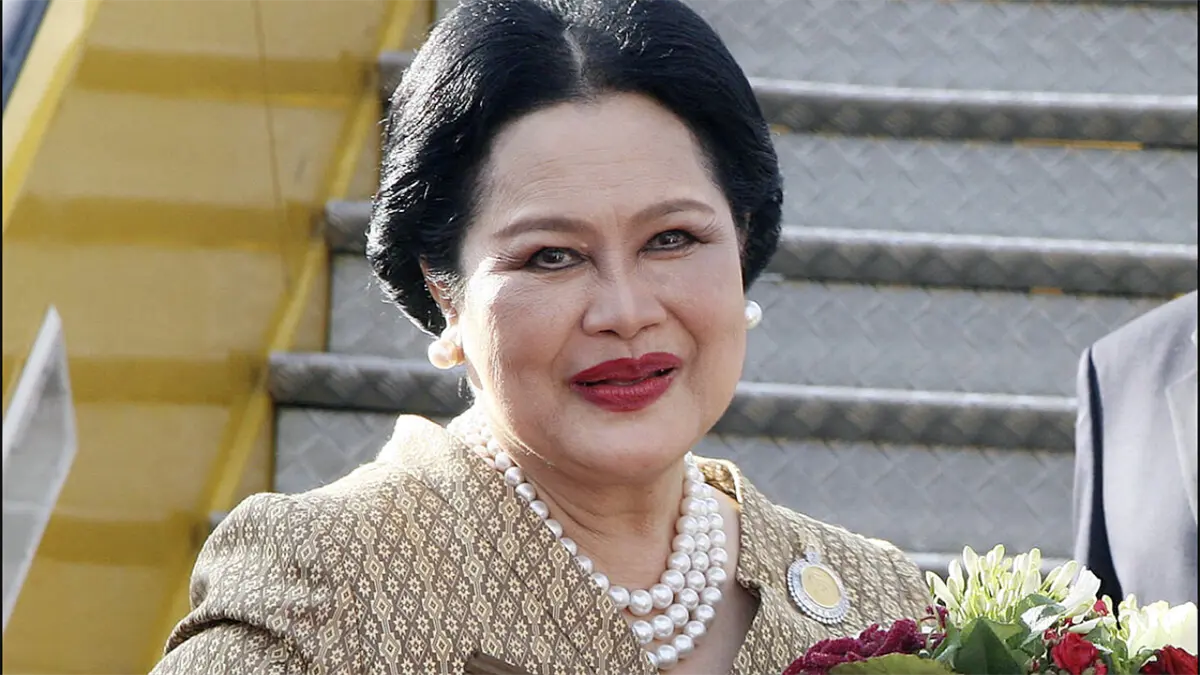 Fallece la reina madre Sirikit: La glamourosa y combativa madre de los tailandeses