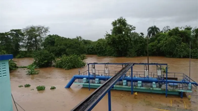 Más de 600 mil personas sin agua potable por daños en acueductos por disturbio Melissa