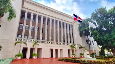 Ministerio de Educación llama a reanudar la docencia en provincias en alerta verde y amarilla