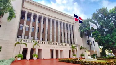 Ministerio de Educación llama a reanudar la docencia en provincias en alerta verde y amarilla