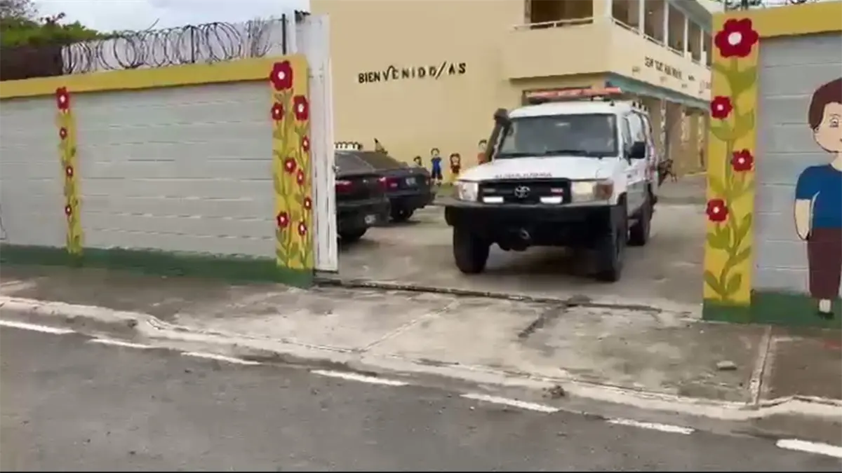 13 estudiantes intoxicados en escuela de Licey tras inhalar una sustancia química