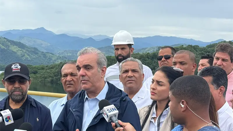 Abinader recorrió presas para evaluar riesgos por huracán