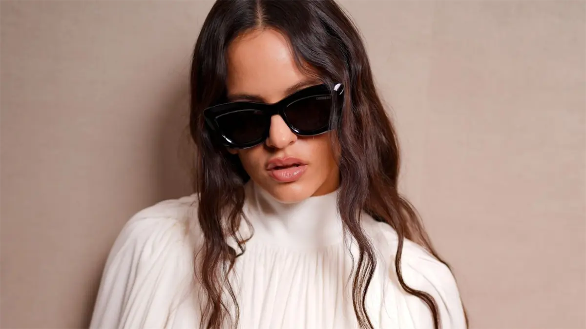 Rosalía sorprende en alemán y con voz de soprano lírica en la mística Berghain