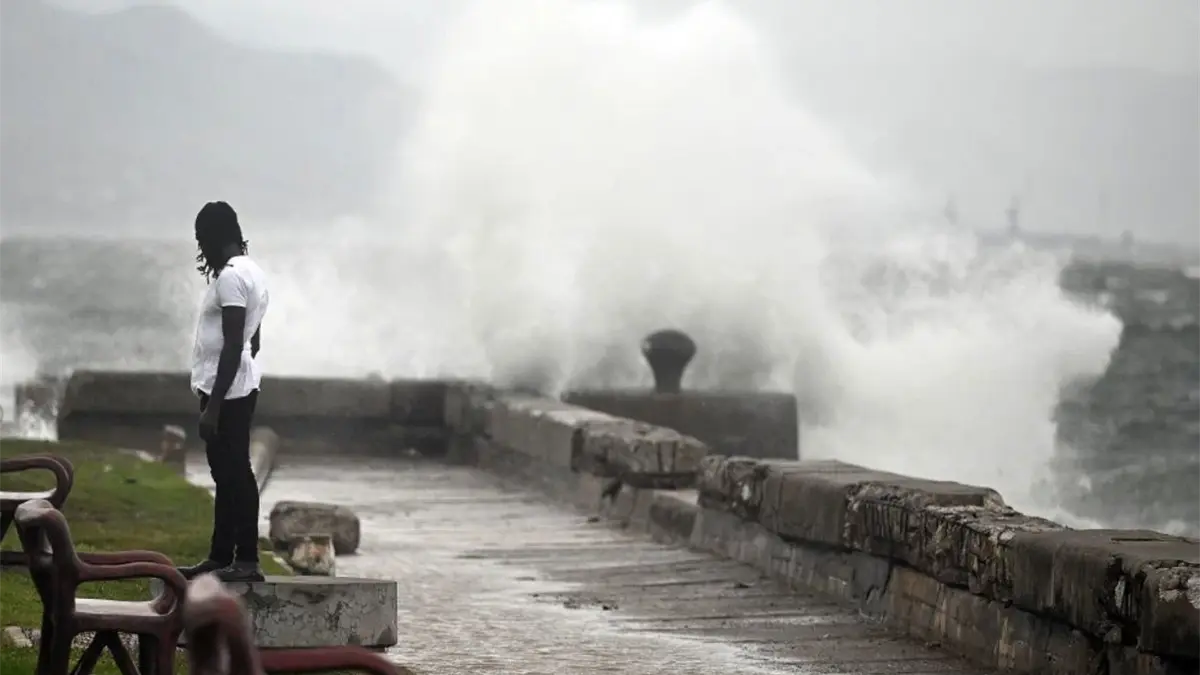 Cuba se alista en un mal momento para el paso del devastador huracán Melissa