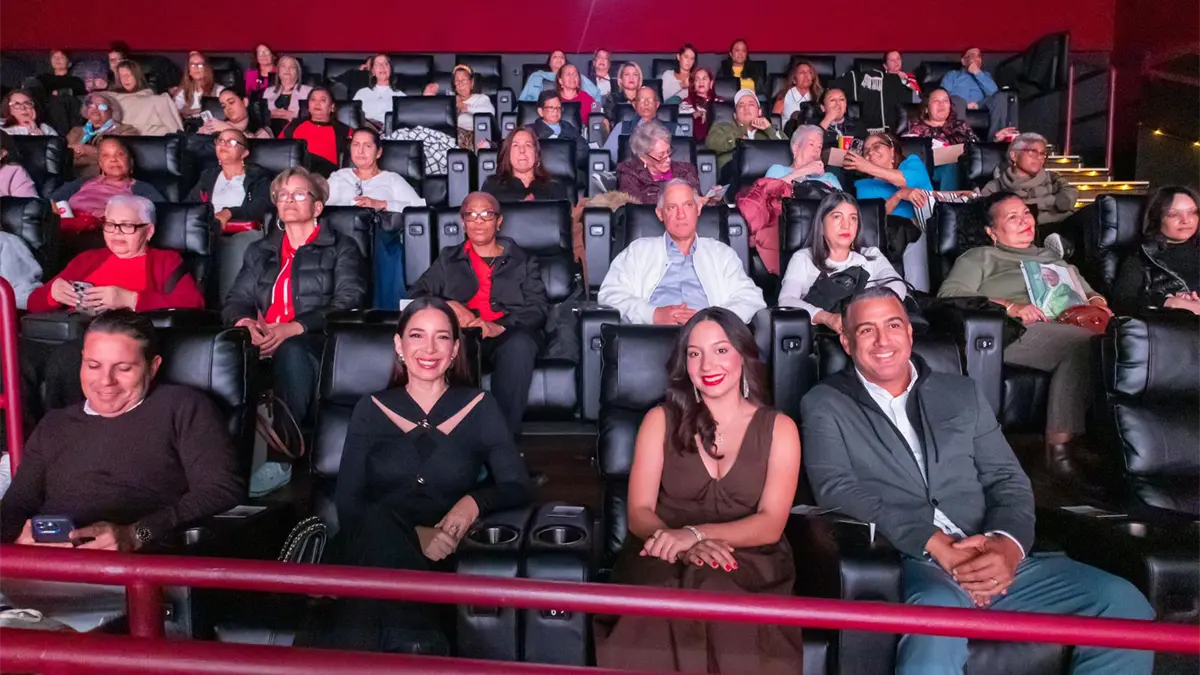 “Día 8” emociona y conquista Nueva York con un sold out en el Dominican Film Festival