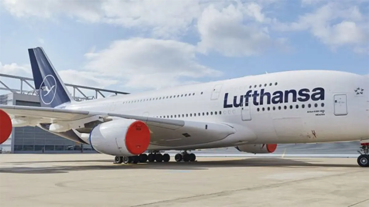 Desvían un vuelo en EEUU después de que un hombre apuñalara con un tenedor a dos menores