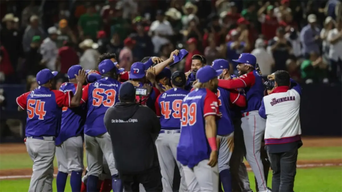 Leones consiguen segunda victoria con paliza sobre Gigantes