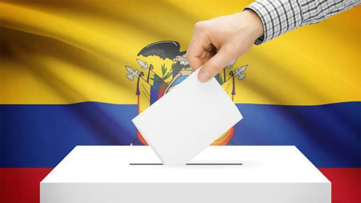 Ecuador inicia el traslado de paquetes electorales para el referéndum del 16 de noviembre