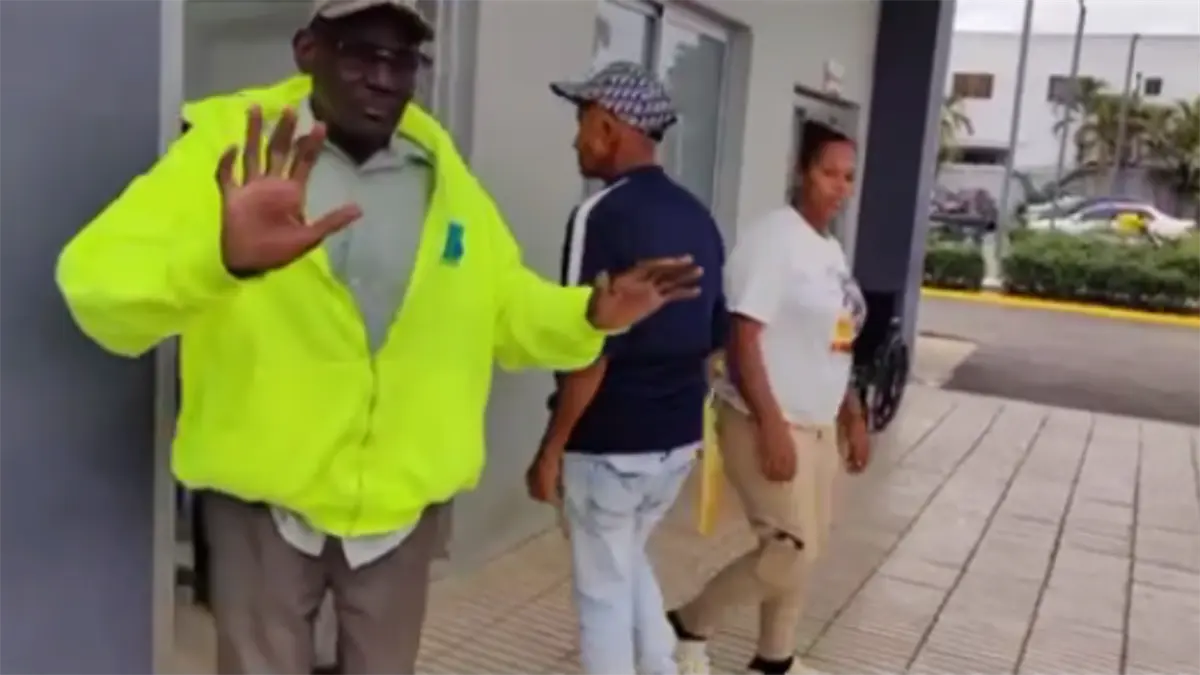 Seguridad de hospital agrede a comunicador en Sabana Grande de Boyá