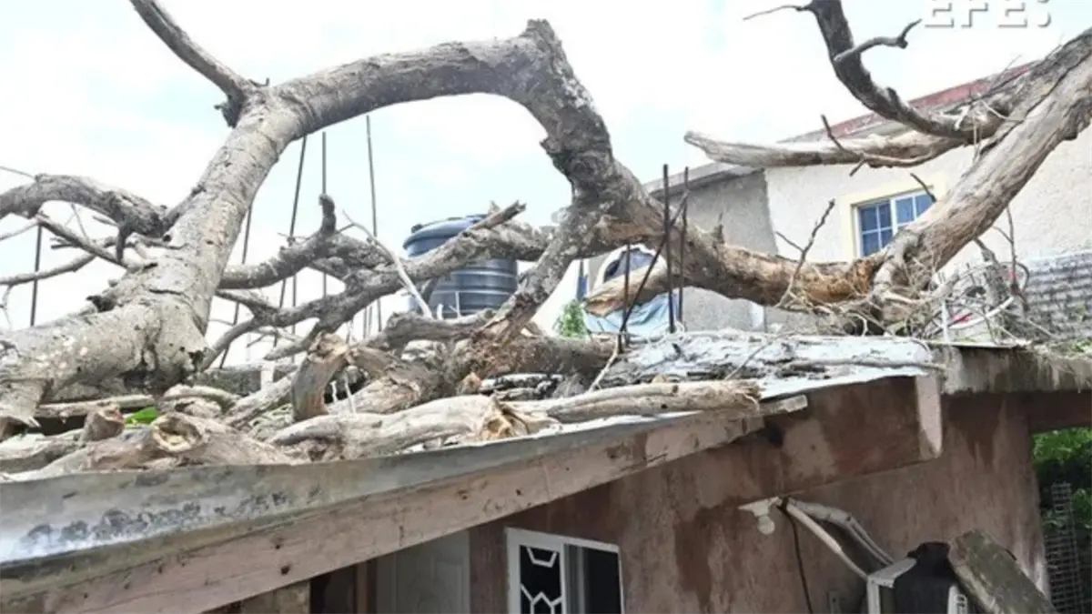 El huracán Melissa decrece a categoría 1 mientras se acerca a Las Bahamas