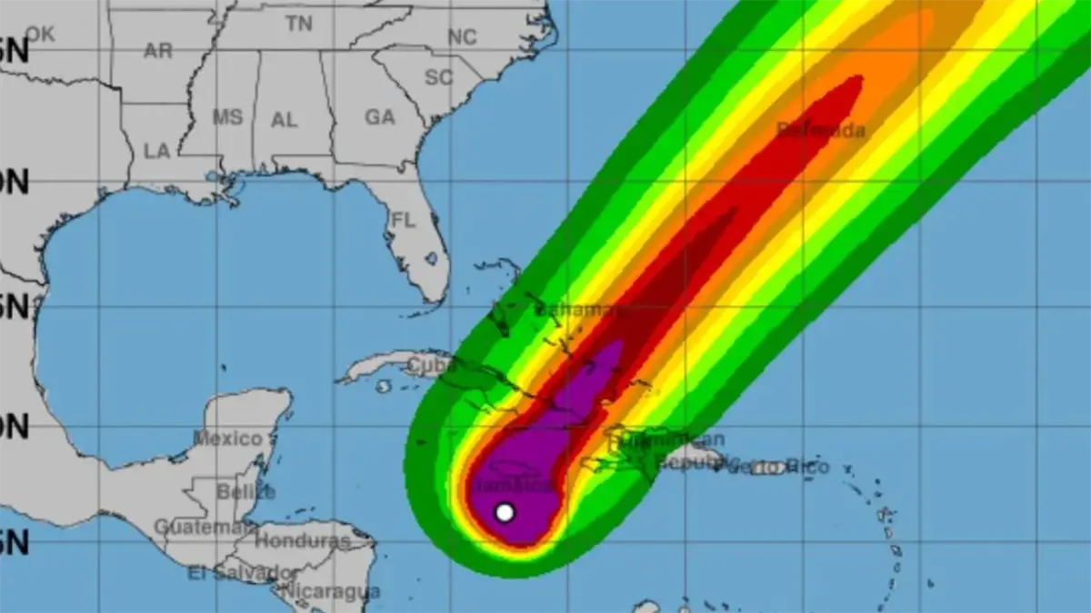 Melissa se debilita tras azotar Jamaica y sigue con rumbo a Cuba en su paso por el Caribe