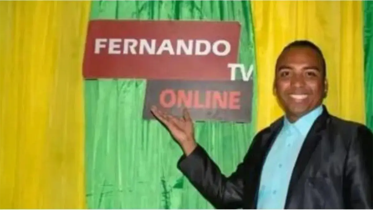 Álvarez, fundador y administrador del medio digital FernandoTV, falleció la noche del martes por los disparos mientras jugaba fútbol con sus amigos en la provincia de Guayas.
