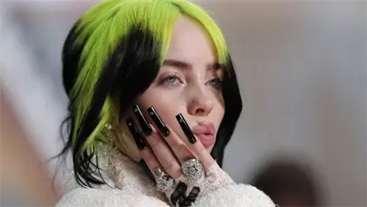 Billie Eilish rompe el silencio y reta a los ricos: "Si tienen dinero, h&aacute;ganlo valer por buenas causas"