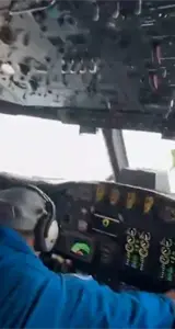 Así fueron las violentas turbulencias en el avión que atravesó el ojo del huracán Melissa Así fueron las violentas turbulencias en el avión que atravesó el ojo del huracán Melissa