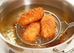 Los 5 errores más comunes al cocinar en aceite y cómo evitarlos para cuidar tu salud