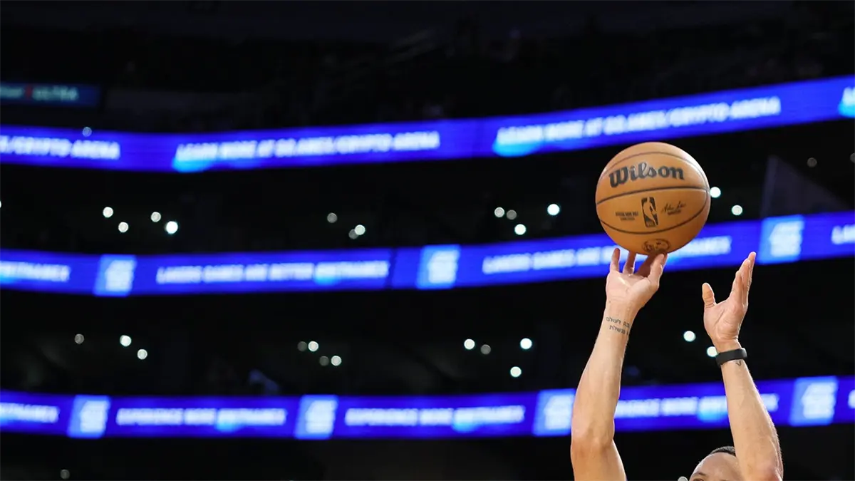 De la mano de Davis y Flagg, los Mavs buscan despegue definitivo ante Pistons en México