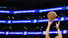 De la mano de Davis y Flagg, los Mavs buscan despegue definitivo ante Pistons en México