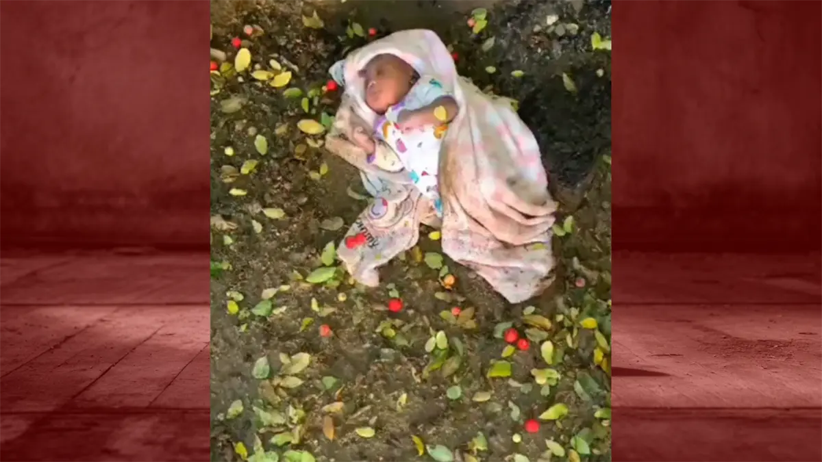 Hallan recién nacida abandonada frente a un negocio de comida rápida en Dajabón