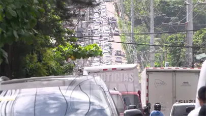 Hoyos y congesti&oacute;n empeoran el tr&aacute;nsito hacia el cementerio Cristo Redentor