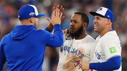 Los Dodgers se aferran al título y empatan la Serie Mundial con triunfo sobre Toronto