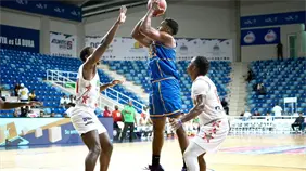 Mauricio Báez clasifica a semifinal y complica a Bameso en el TBS Distrito 2025