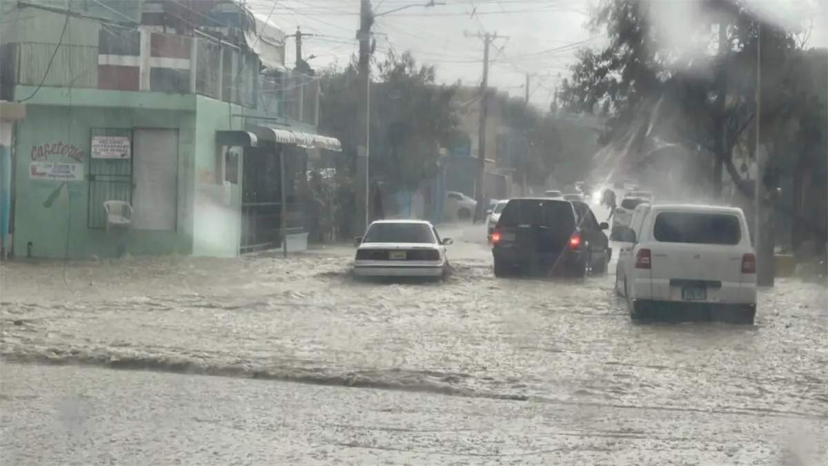 Por la vaguada, el Indomet mantienen alertas meteorológicas por posibles inundaciones urbanas