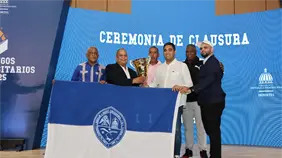 Kelvin Cruz entrega corona a UASD en Juegos Universitarios 2025