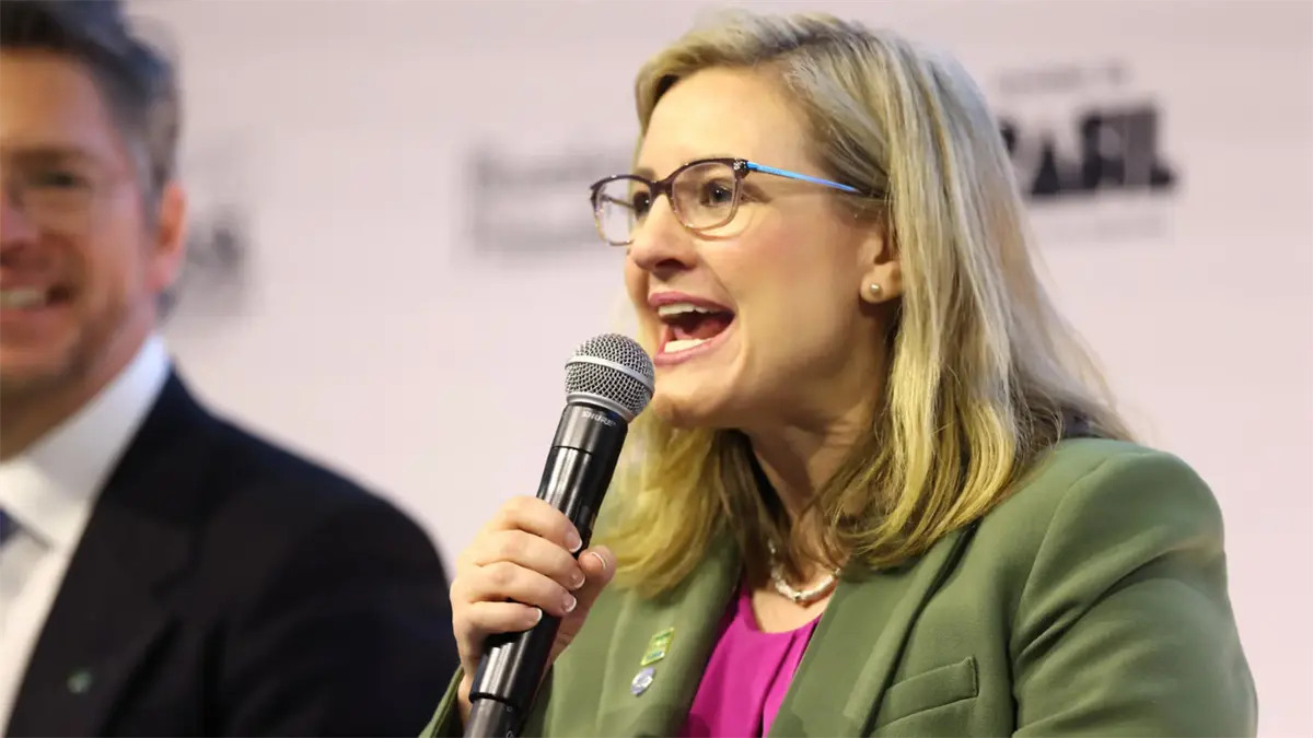 Gobiernos regionales de EE.UU. dicen que están reduciendo las emisiones pese a Trump