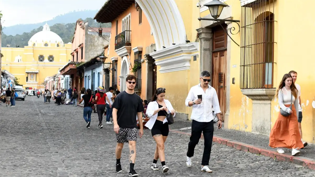Ingreso de turistas a Guatemala aumentó más de un 7 % en nueve meses de 2025
