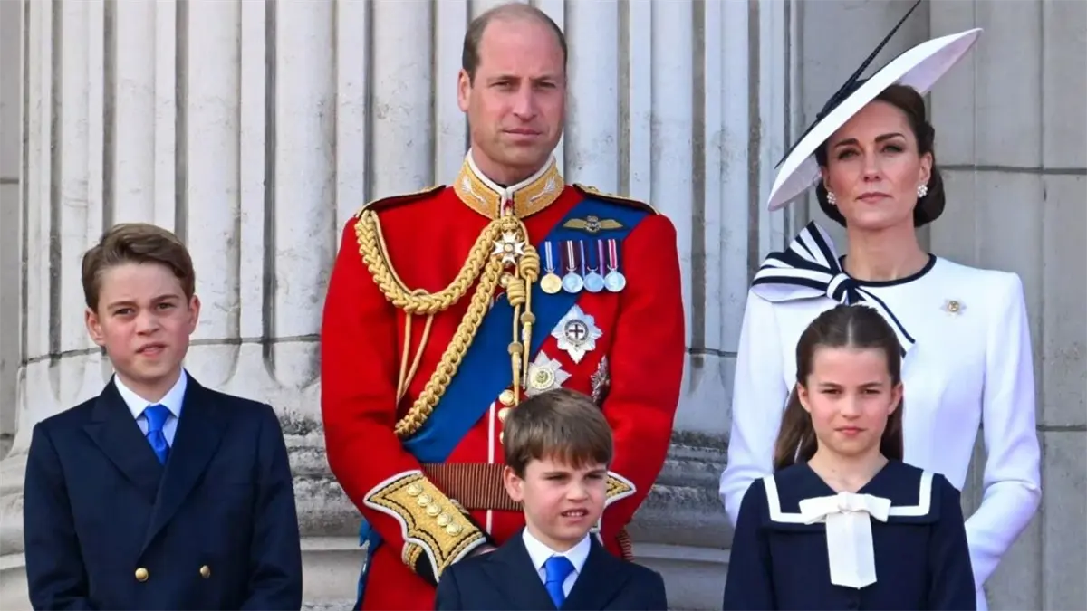 El príncipe de Gales, Guillermo, junto a su esposa e hijos.