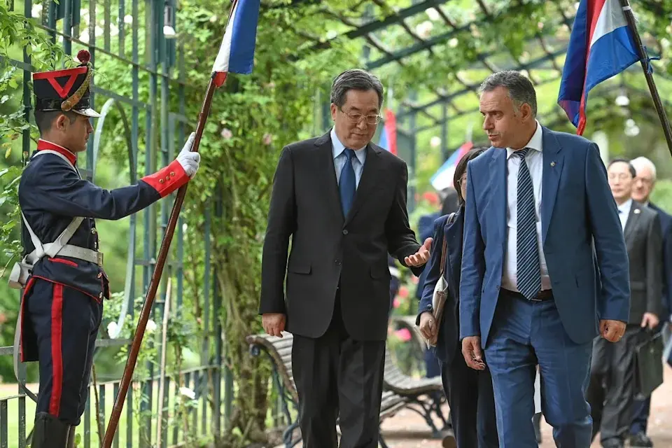 Uruguay y China rubrican dos acuerdos para seguir mejorando en su intercambio comercial