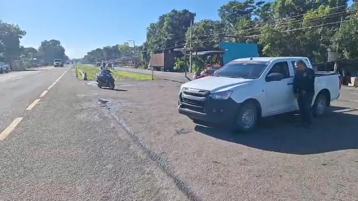 Comunitarios del kilómetro 82 de la autopista Duarte protestan por la construcción de un puente cajón