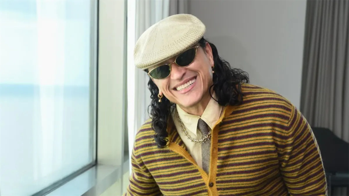 Elvis Crespo le da calor a RD y se prepara para abarrotar Coliseo de PR