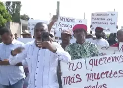 Mun&iacute;cipes de Boca Chica marchan en reclamo del rescate del hospital Francisco Vicente Castro