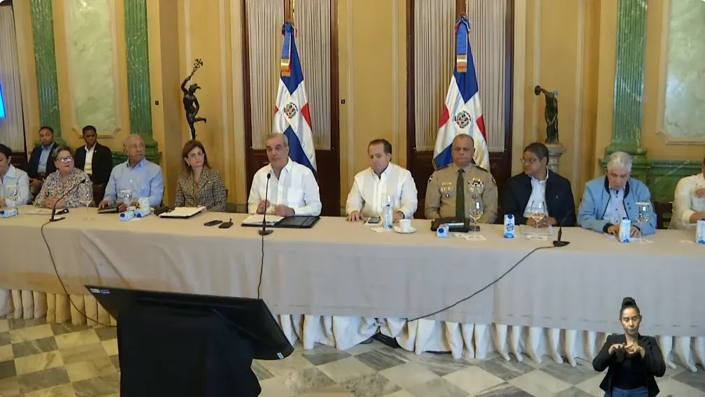 Abinader anuncia más de RD$12 mil millones en ayudas y programas de recuperación tras la tormenta Melissa