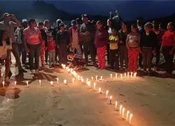 Comunidad La Culata en Constanza enciende velas para solicitar asfaltado de carretera