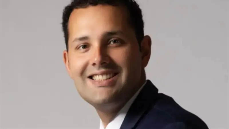 La cubana Hialeah elige al alcalde más joven de su historia y Miami Beach reelige a Meiner