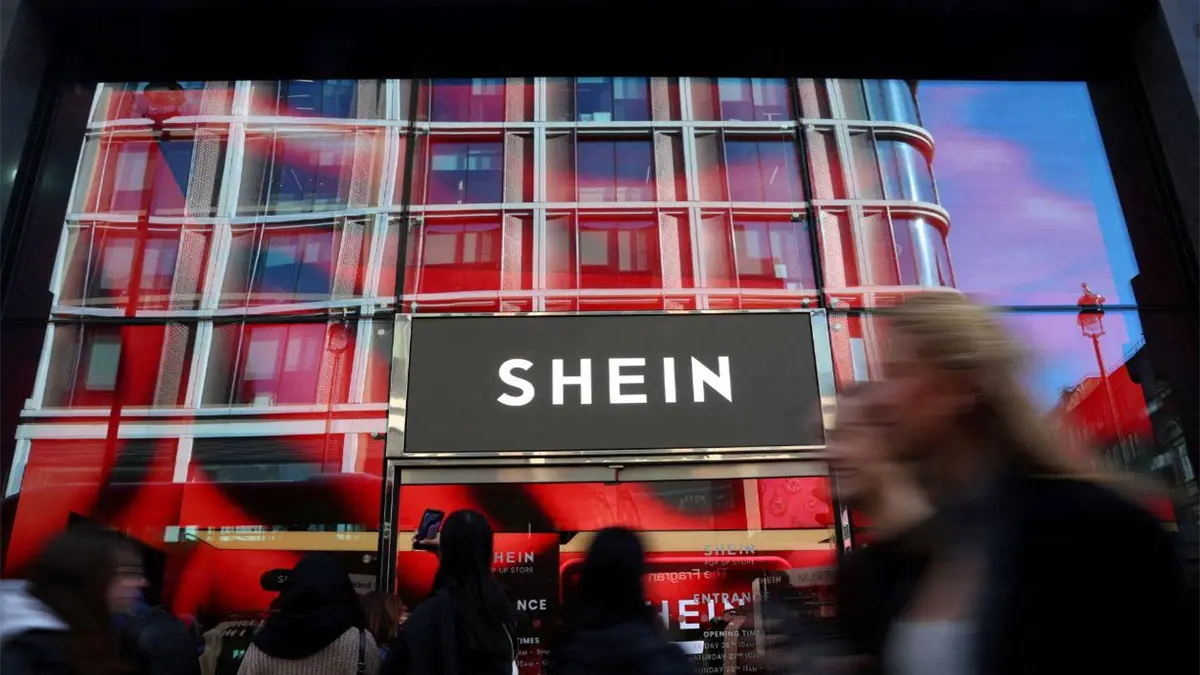 Shein inaugura su primera tienda permanente en París entre colas y protestas
