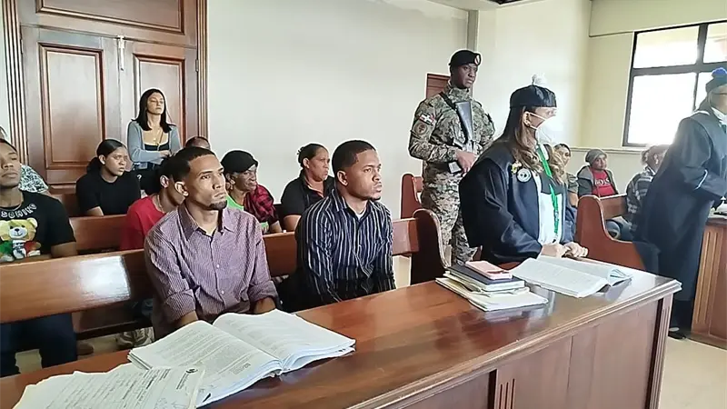 Absuelven a dos hombres acusados de matar a vigilante en banco de Santiago