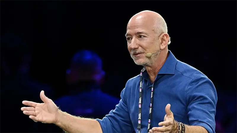 Jeff Bezos busca construir centros de datos en el espacio con su empresa Blue Origin