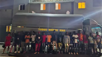 Ejército detiene a 18 haitianos indocumentados en Loma de Cabrera