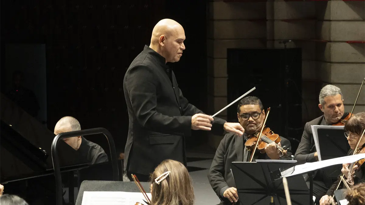 Maestro Amaury Sánchez dirige concierto dedicado a Mozart en Santo Domingo