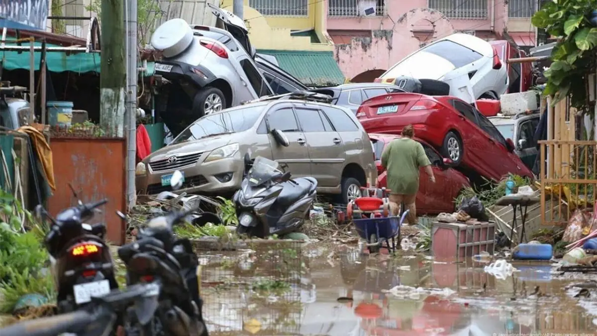 El tifón Kalmaegi toca tierra en Vietnam tras dejar más de 100 muertos en Filipinas