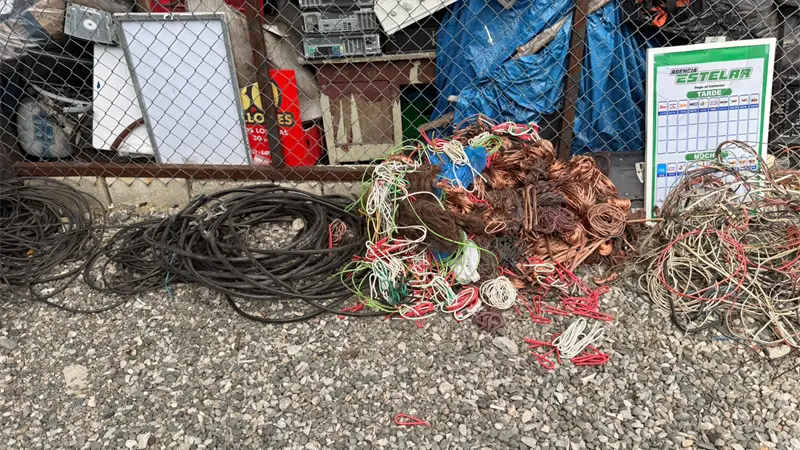 Allanan metalera en La Guáyiga que compraba cobre y medidores robados de viviendas y negocios