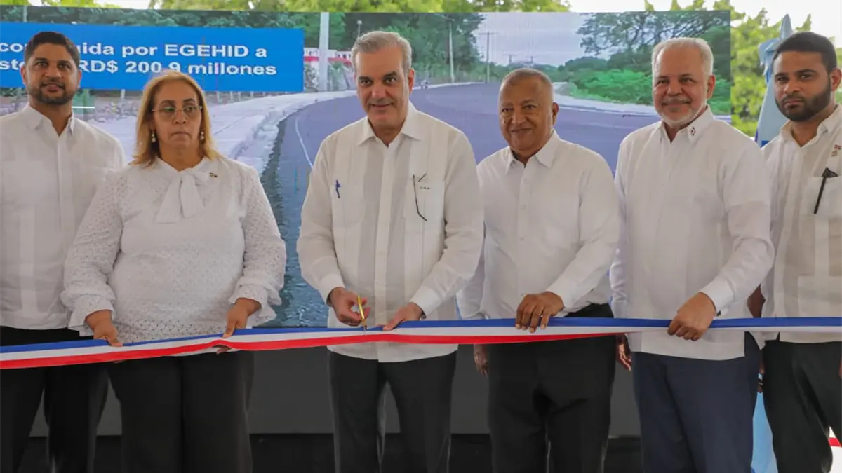 Inaugurada carretera Sabana Toro-La Rosa por Presidente Abinader en San Cristóbal