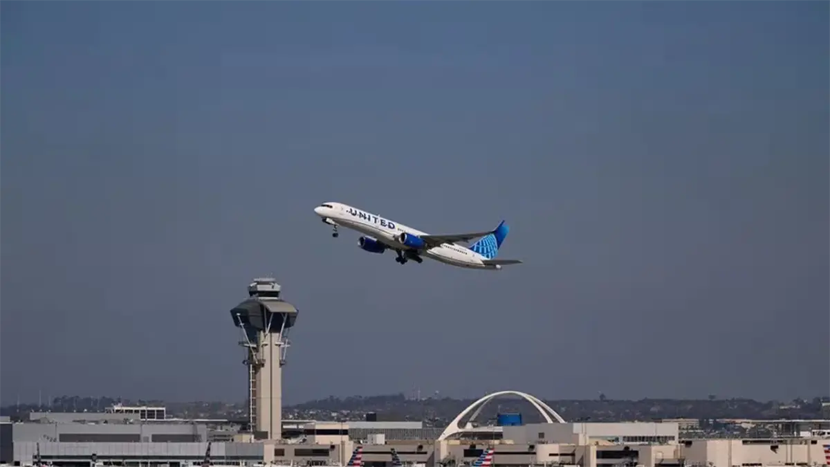 Más de 1.200 vuelos cancelados en EE. UU. por falta de controladores durante cierre de gobierno