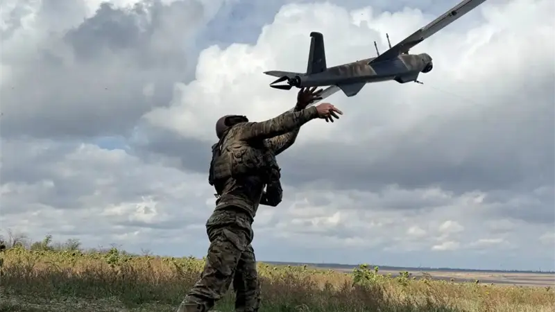 Ucrania dice haber atacado una planta petroquímica rusa a 1.500 kilómetros de su frontera