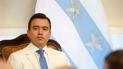 El presidente Noboa cuestiona la calidad del agua en la ciudad m&aacute;s poblada de Ecuador